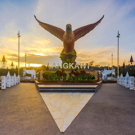 Nabil Nabila Motel Kuah Bagian luar foto